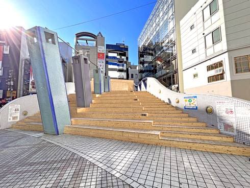 改装後、木質化したアリスガーデン（広島市中区）階段状客席
