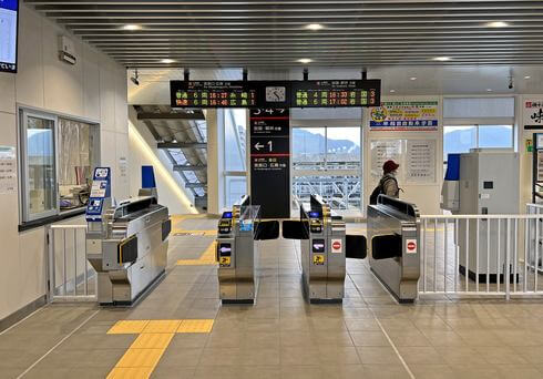 大竹駅、新駅舎の改札口