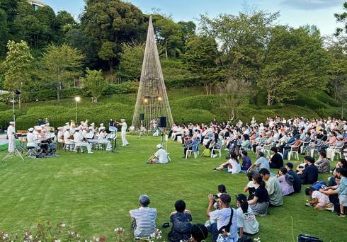 広島市植物公園の夜間開園、野外コンサートも