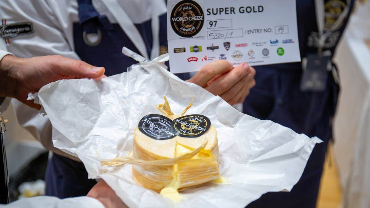 広島「三良坂フロマージュ」が、チーズの世界コンテストで『スーパーゴールド』受賞！ベスト100に