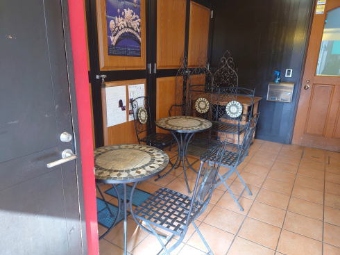 尾道市 パン屋 サンモルテの食事スペース