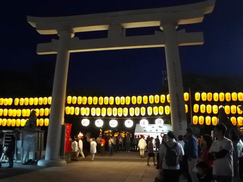 広島護国神社「万灯みたま祭」提灯の様子