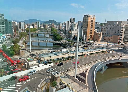 広島駅前大橋にも、路面電車の橋桁設置完了