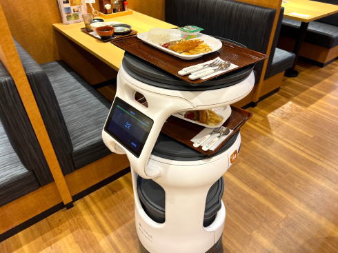 やよい軒 大竹店 配膳ロボット