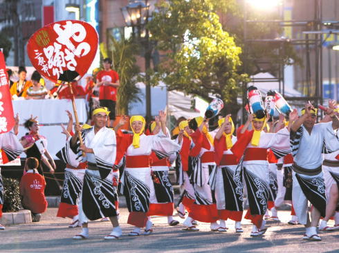 ひろしまド真ん中祭り 出演の三原やっさ踊り