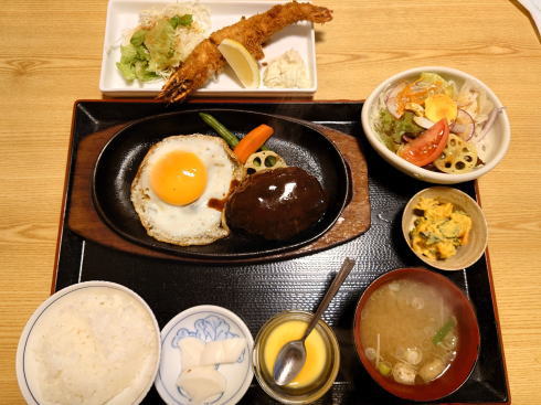 廿日市市宮内 おいちゃんち ハンバーグエビフライ定食