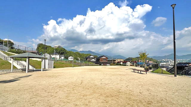 広島市豪雨災害伝承館 の横の公園