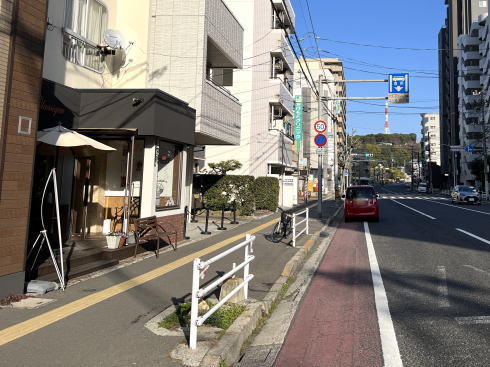 パティスリーグランクラシック 本店 外観と周辺風景