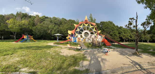 呉市 焼山公園 大型遊具の画像2