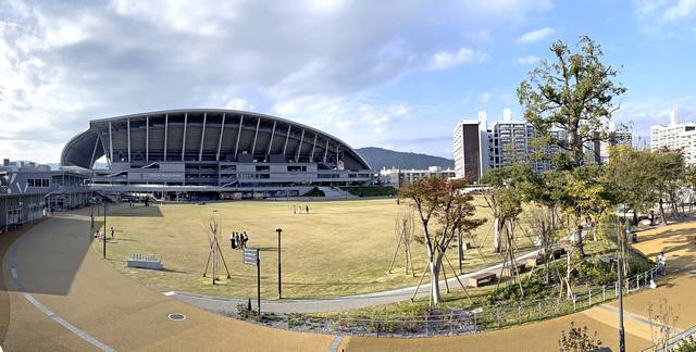 広島市中央公園 東側ペデストリアンデッキからの風景