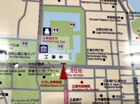 城南地下道の鯉モザイクアートがある場所