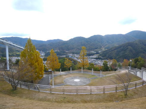 みどり坂中央公園 円形芝生エリア