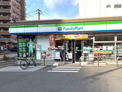 ファミリーマート 広島サンダーズ ラッピング店舗一例