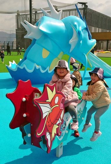 広島駅の屋上にポケモン遊具、ぎっこんばったん