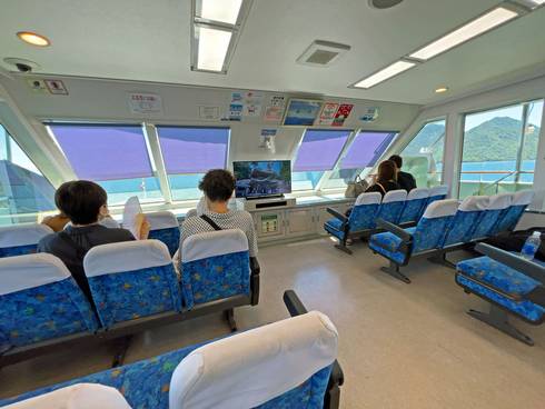 宮島フェリー 松大汽船、リニューアル後の船内