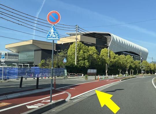 広島競輪場（広島市南区宇品海岸）そばにも、自転車道が出来ている