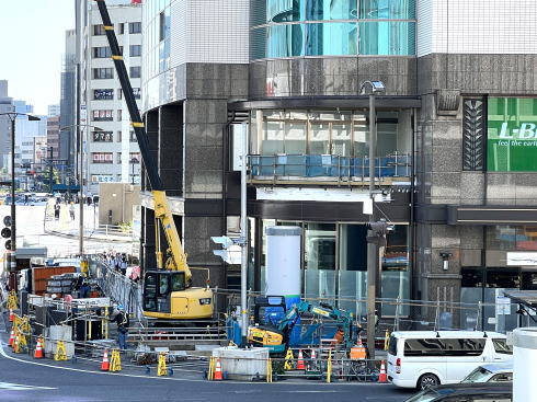 エールエールA館 2階玄関口