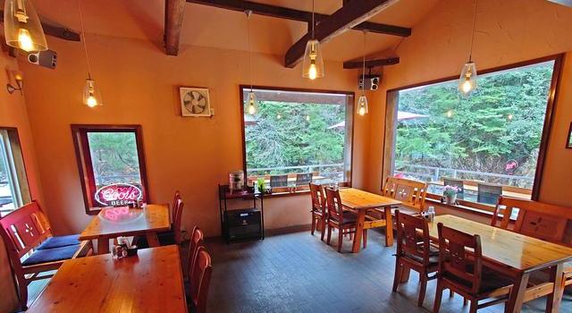広島・廿日市「ロックスカフェ」店内風景