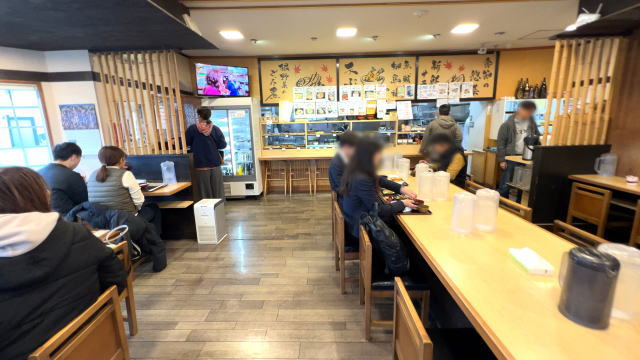 魚食堂たわら 店内の様子