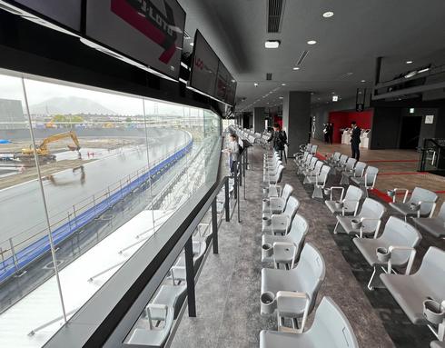 広島競輪場 スタンド棟2階は一般観覧席がある