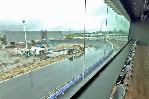 広島競輪場 3F特別観覧席「ラグジュアリーデッキ」のカウンター席
