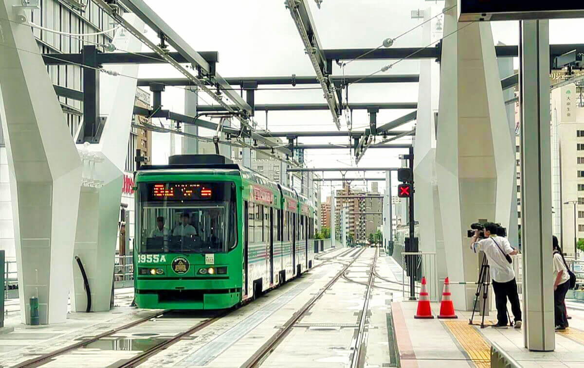 いよいよ開業！広電・駅前大橋ルート、広島駅2階へ路面電車の乗り入れ訓練・試運転の様子