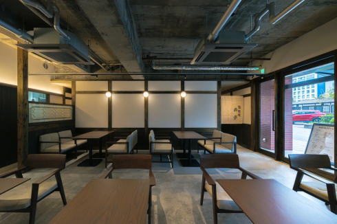 呉市 鉄板焼 犇亭（ほんてい）併設のカフェ「HONTEI CAFE」店内の様子