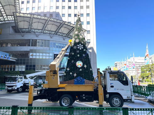 基町クレド・パセーラ 2025クリスマスツリーの準備風景