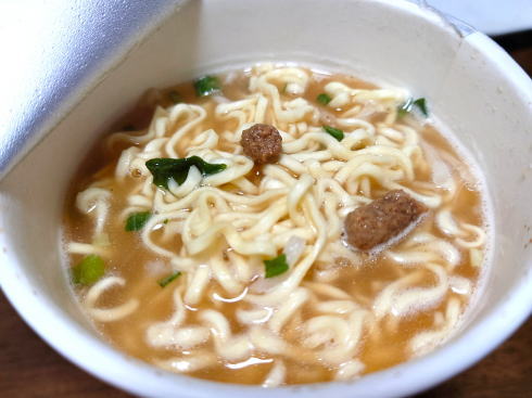 カップスター 広島中華そば 完成写真