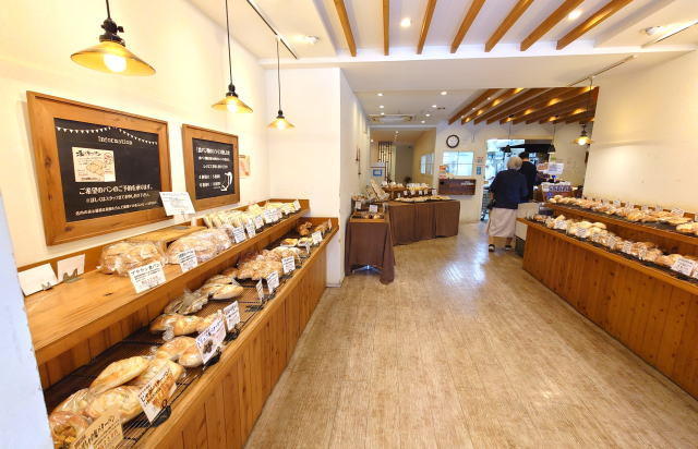 広島市中区 パンドール 店内の様子1