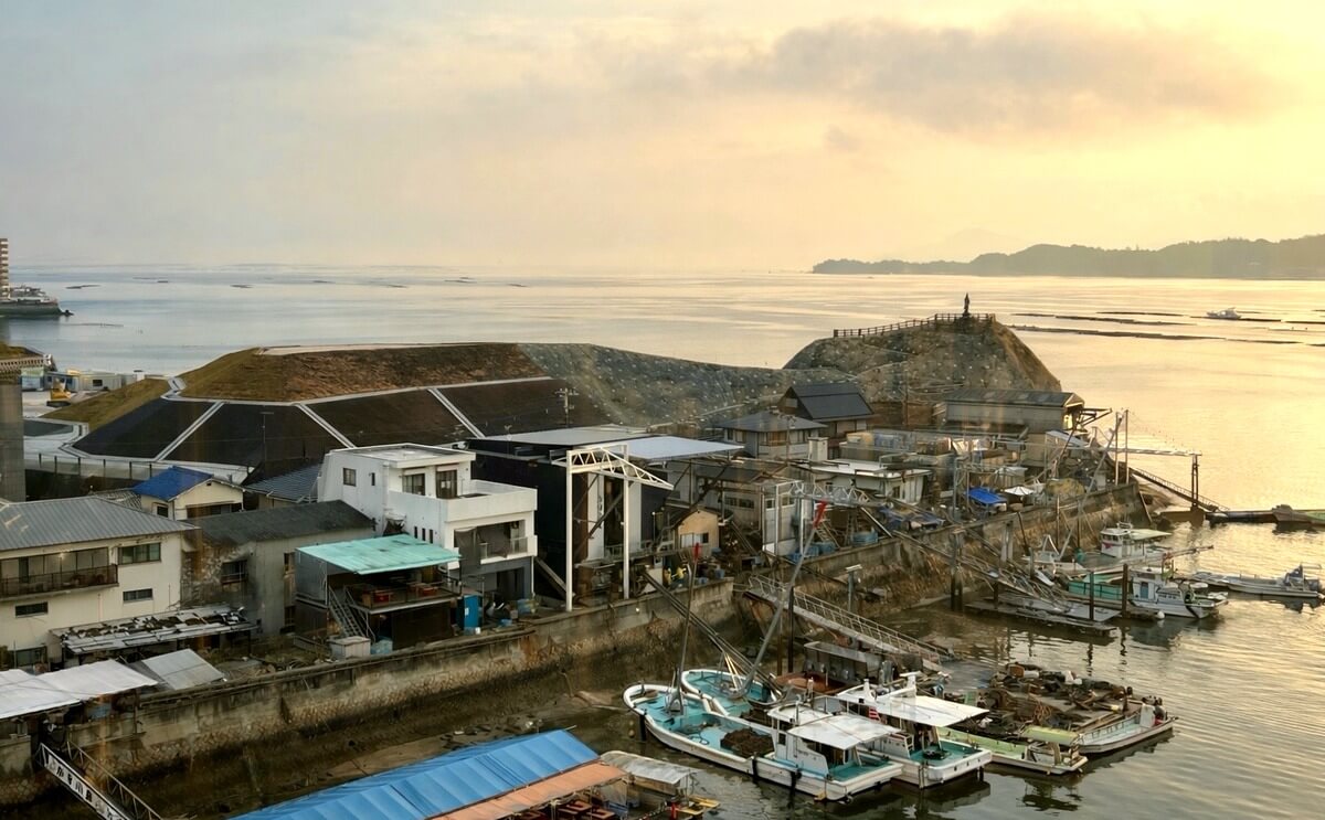 【風景激変】ヒルトン系高級ホテルの建設が進む、宮島口の工事風景