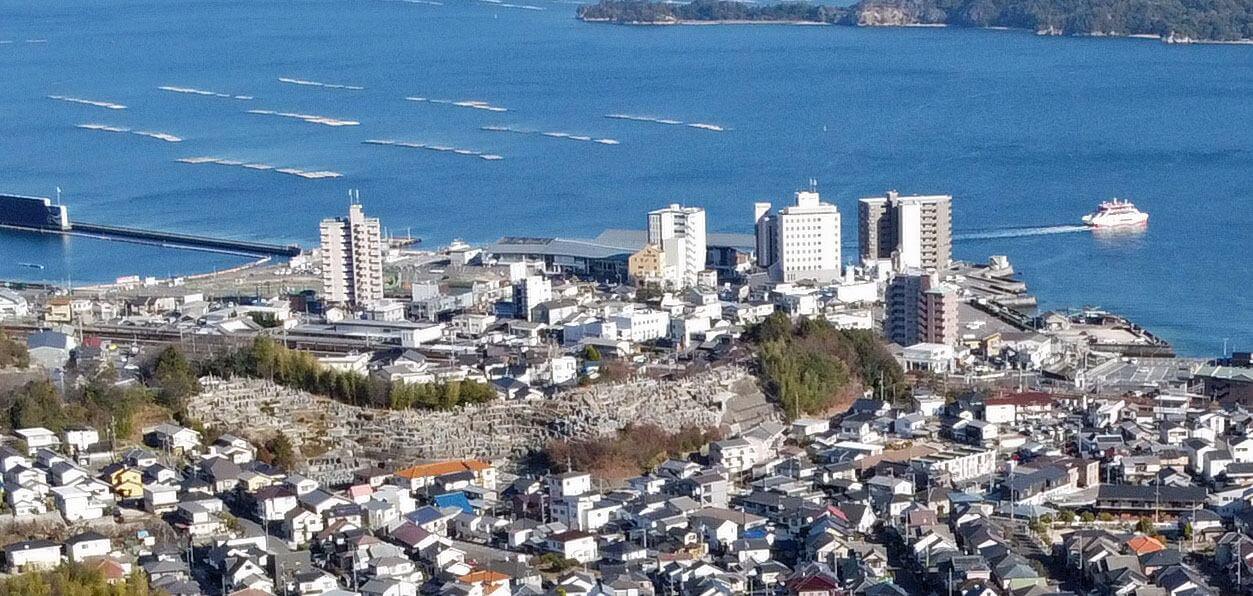宮島に「お墓」が無い理由と、今に残る風習・歴史の風景