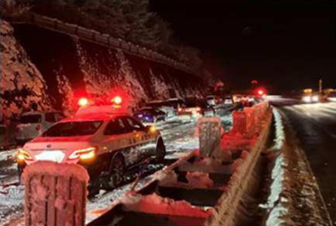 広島岩国道路で大渋滞が発生