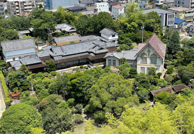 福山城公園内 福寿会館