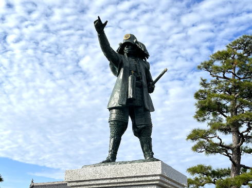 広島城 毛利輝元 銅像