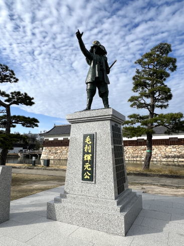 広島城 毛利輝元 銅像2