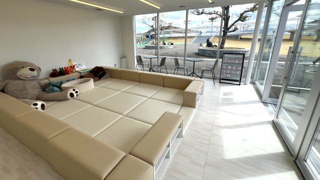 アーバンサイクルパークス広島 ウエストパーク 屋内休憩所 画像2