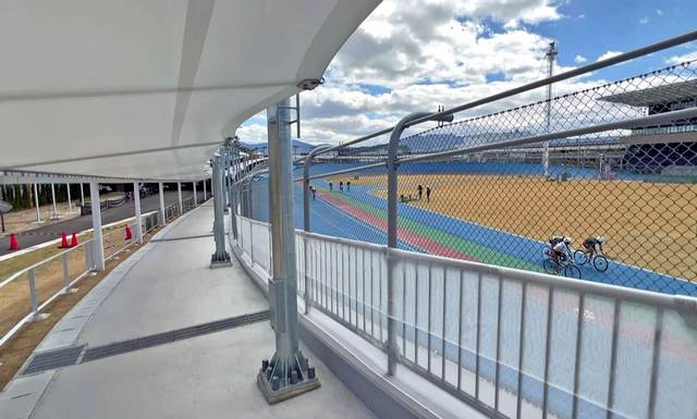 アーバンサイクルパークス広島 競輪場の外周を回遊できる「空中歩廊」