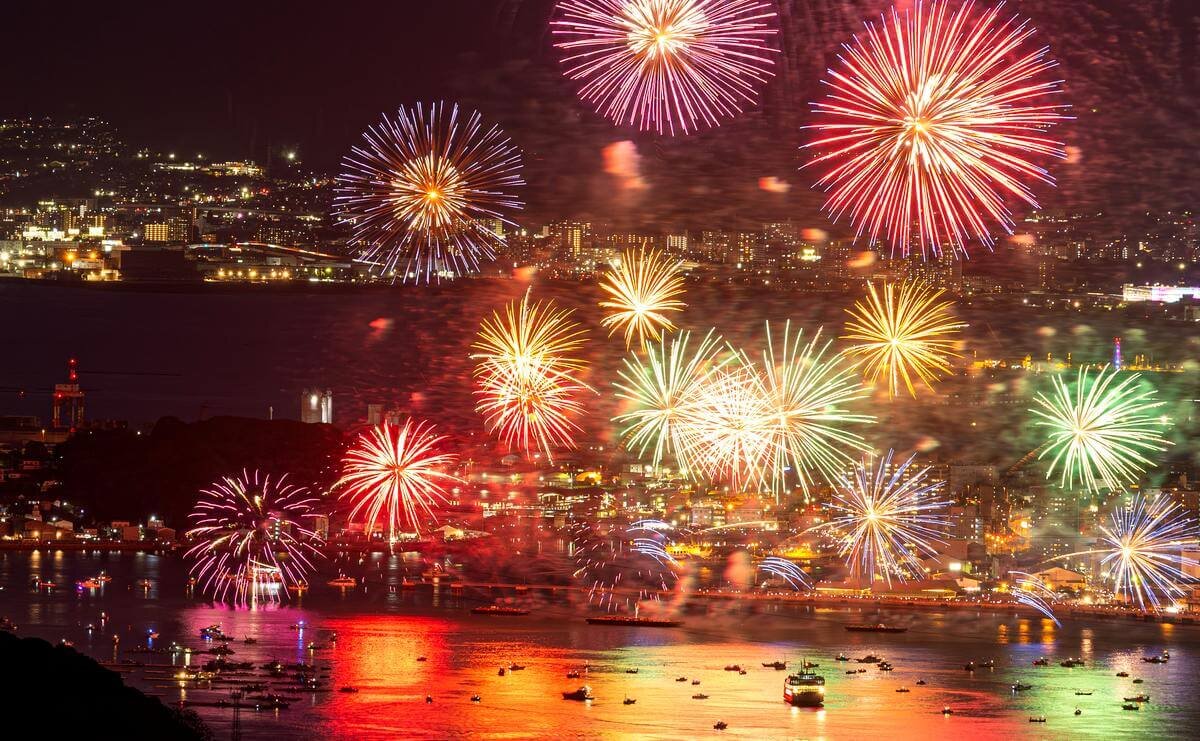 1万発の花火が宇品の夜空を染める!『広島みなと 夢 花火大会』2026、交通規制にご注意を