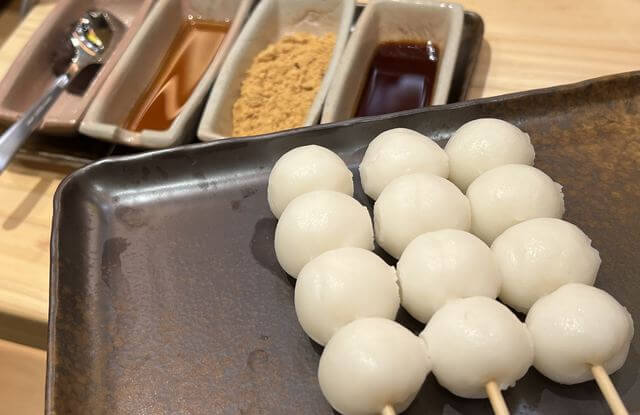 コメダの和喫茶「おかげ庵 広島本通店」だんご三昧
