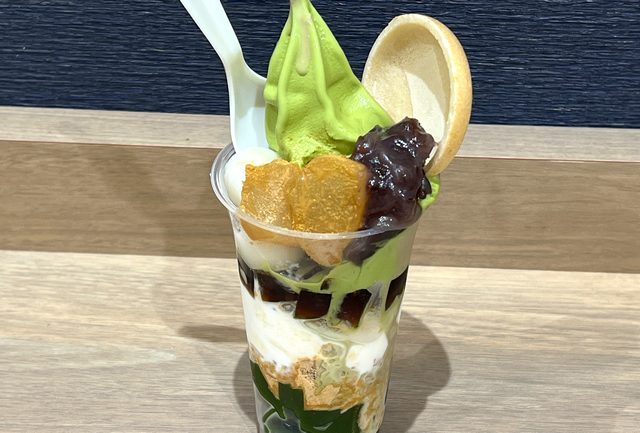 菓匠茶屋 ゆめタウン廿日市店「スペシャルパフェ」はお得感あり!