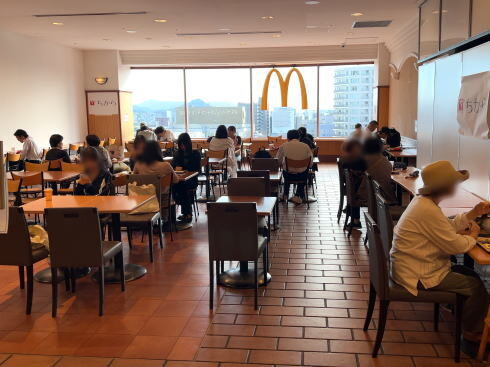 マクドナルド福屋広島駅前店 イートインスペース