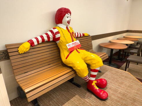 マクドナルド福屋広島駅前店 ロナルド(ドナルド)像