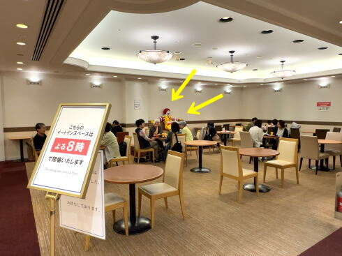 マクドナルド福屋広島駅前店 ロナルド(ドナルド)像3